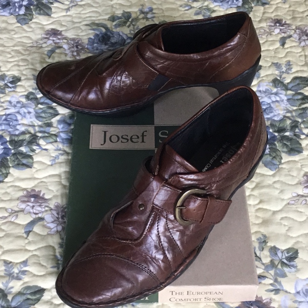 Josef Seibel Brown comfort shoe.